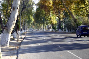 Широкие улицы Ферганы. Фото ИА Фергана.Ру, 2005