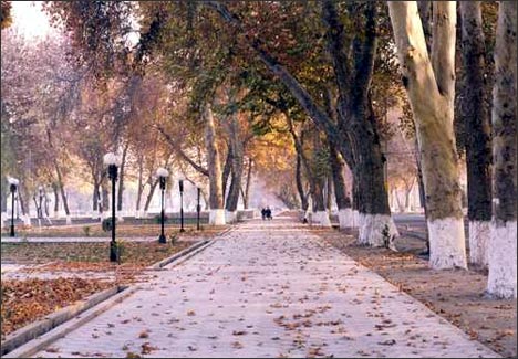 Центр Ферганы в 1998 году. Снимок А.Суюшева