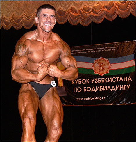 Пятикратный абсолютный чемпион Узбекистана по бодибилдингу Александр Сахаров