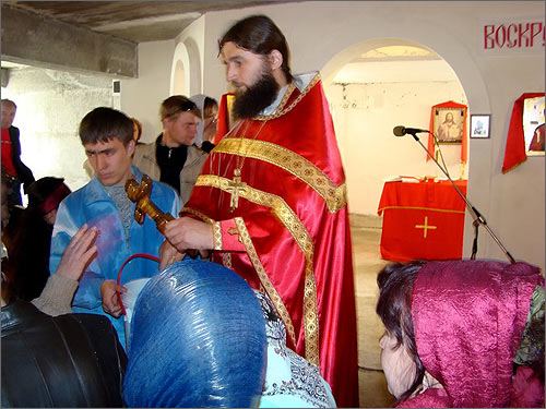 Отец Нектарий на Пасхальной службе