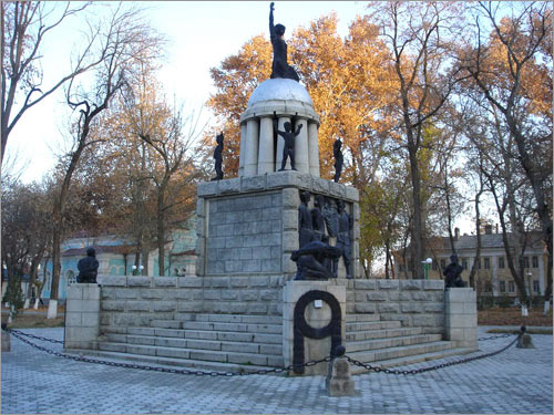 Samarqand. The Liberty monument. Destroyed on July 5, 2009
