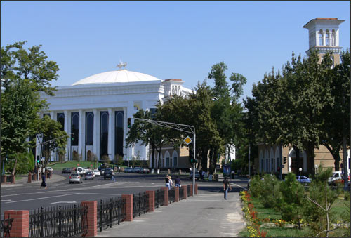 Дворец Форумов, новые и старые куранты
