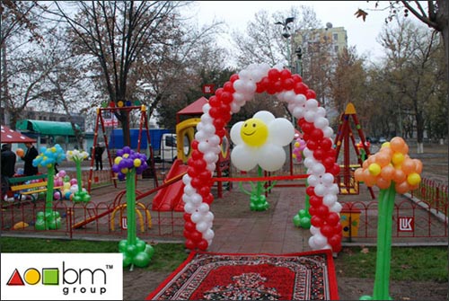 Лукойл открывает детскую площадку