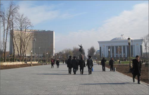 Ташкентский Сквер, 11 декабря 2009 года
