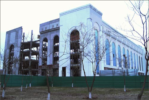 Недостроенное здание Медиацентра