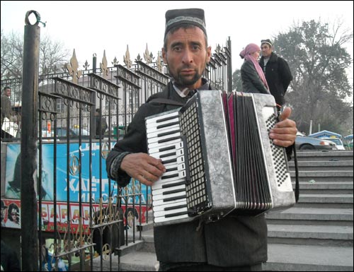 Абдумамур Хукматов