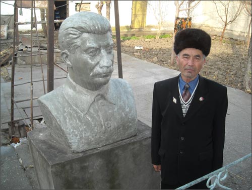 Профессор Худойназар Джонназаров