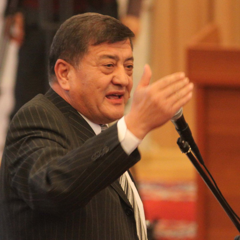 Выступает Анвар Артыков