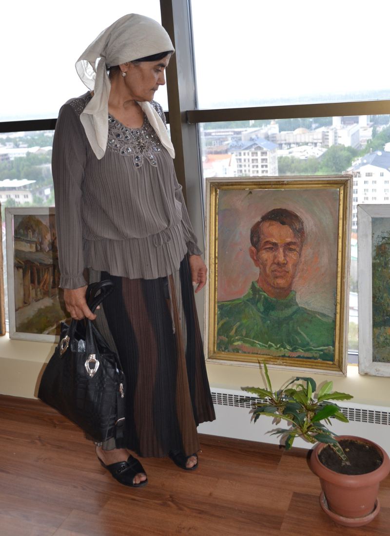Портрет жены Азимжана Аскарова