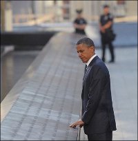 США почтили память погибших в результате терактов 11 сентября 2001 года. В Нью-Йорке открыт мемориал