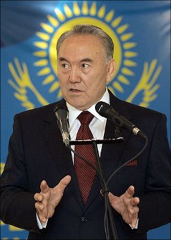 Нурсултан Назарбаев обещает