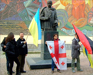 Правозащитники: В отношении участников акции в поддержку Евромайдана власти Узбекистана нарушают конституцию