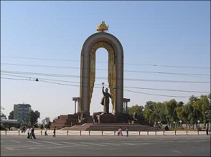 Площадь Сомони в Душанбе