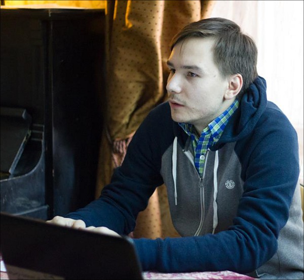 Дмитрий Опарин