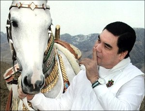 Туркменистан: Придворная поэтесса опять не сдержалась