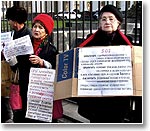 На пикет у здания хокимията в Ташкенте вместе с оппозиционерами вышли пенсионеры